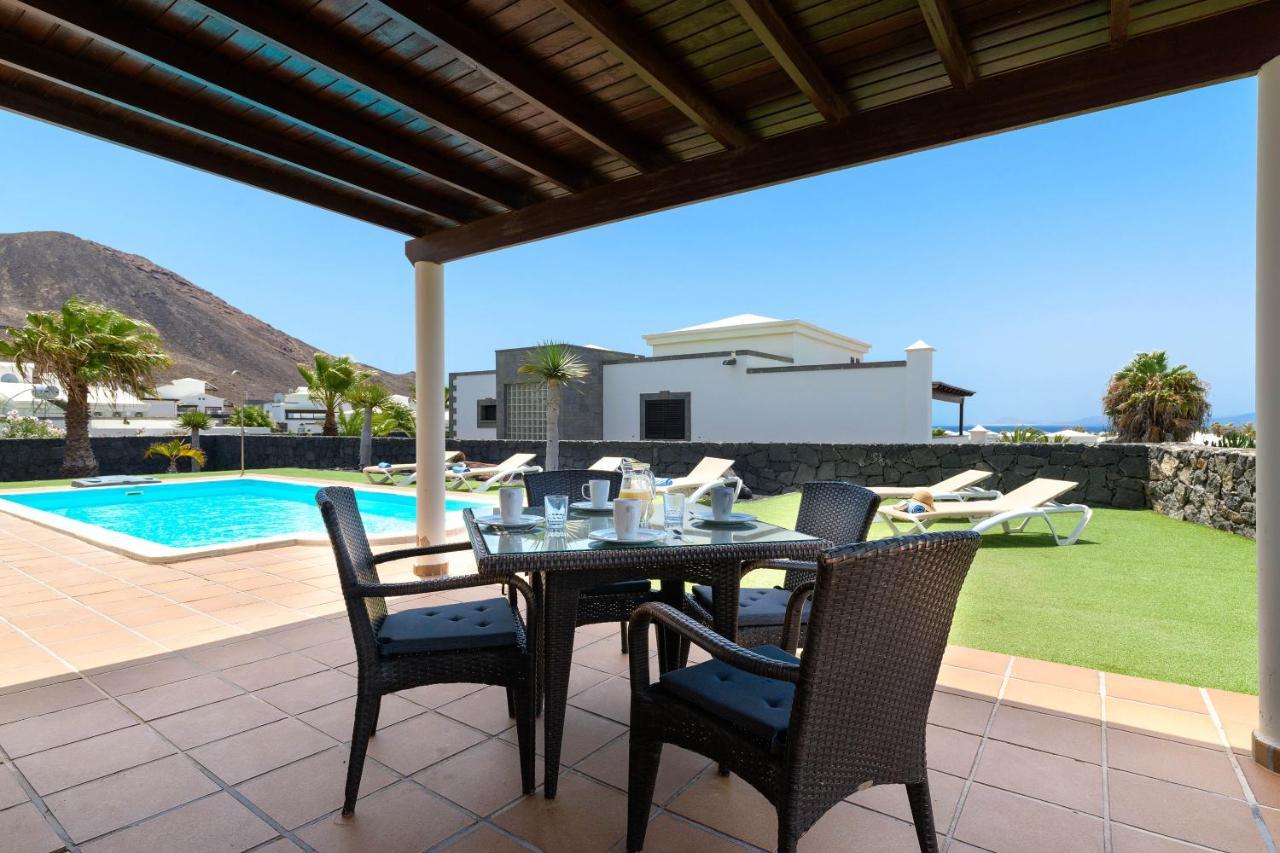 Villa Esterlicia Playa Blanca  Exteriör bild