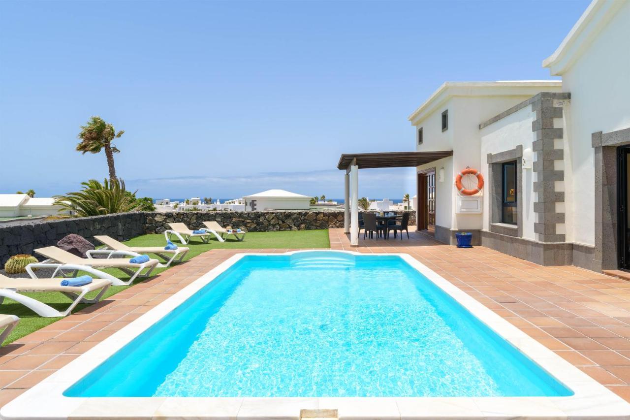 Villa Esterlicia Playa Blanca  Exteriör bild