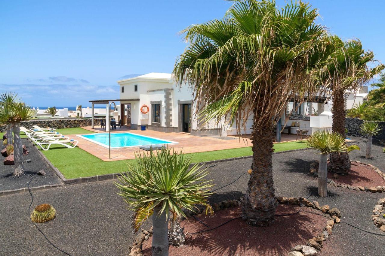 Villa Esterlicia Playa Blanca  Exteriör bild